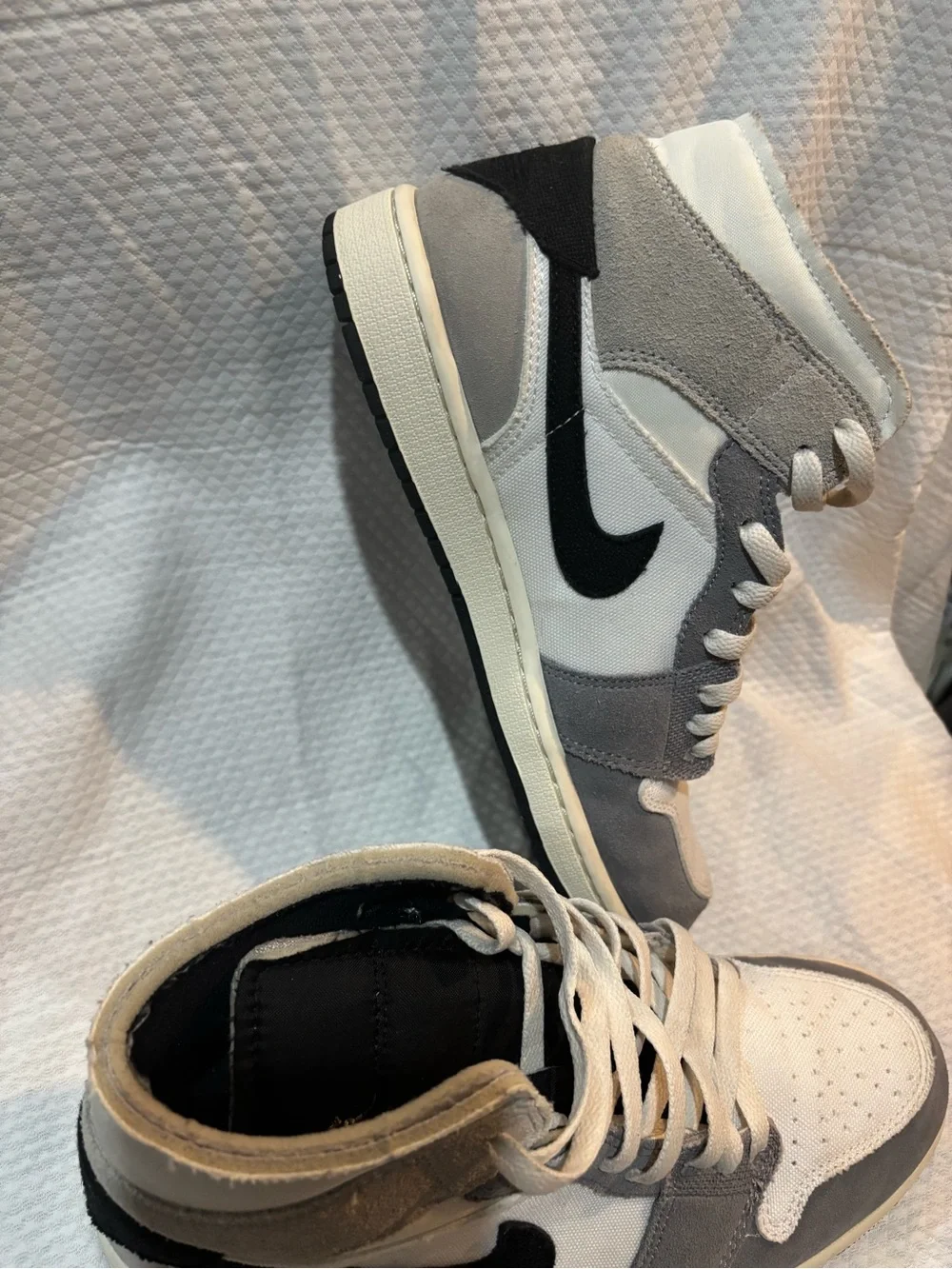 Nike Air Jordan 1 Mid SE Craft Cement Grey DZ4136-002 Men’s 7.5 Women’s 9
